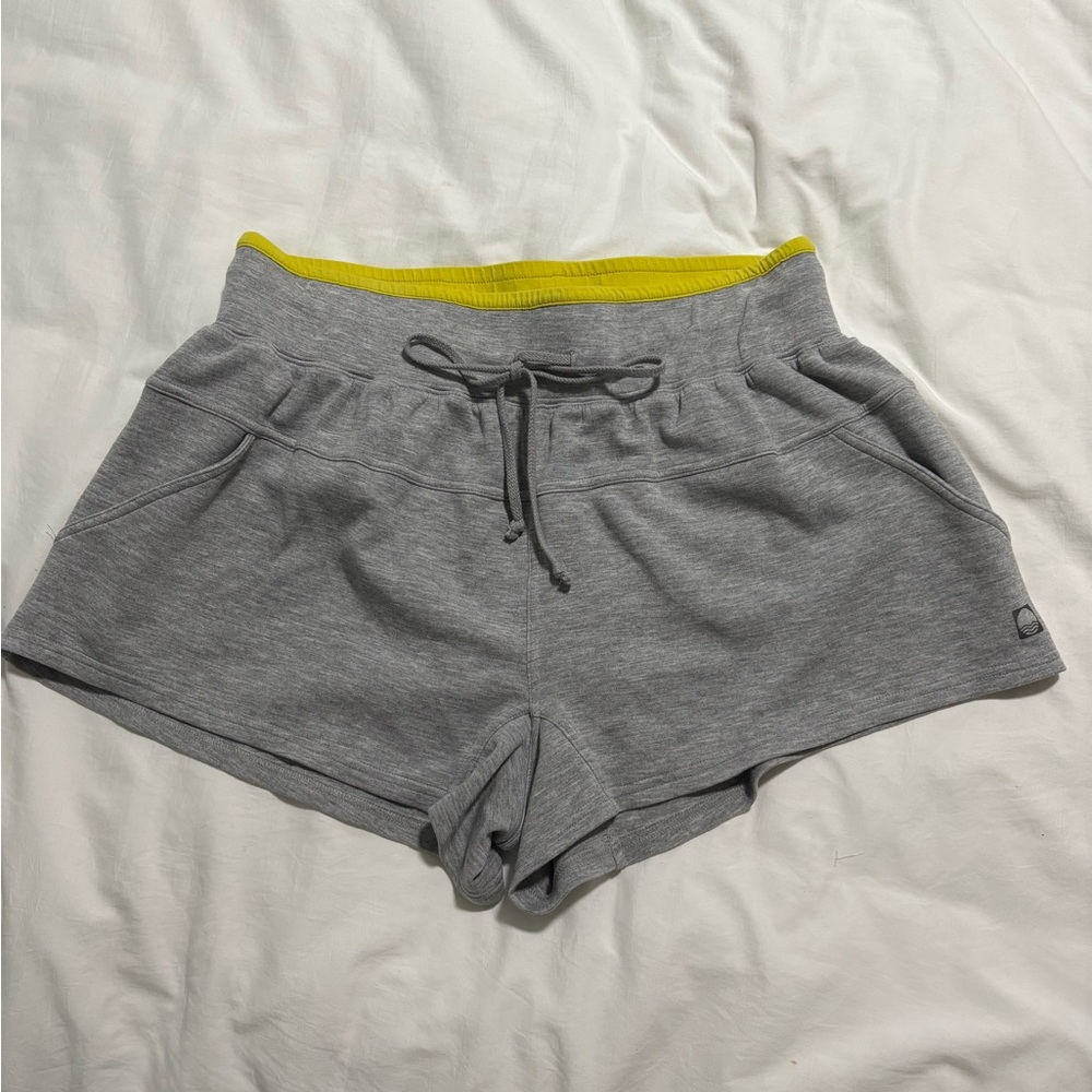 ANTHROPOLOGIE Daily Practice High Rise Drawstring Shorts | Large | Gray Pattern - Picture 5 of 15